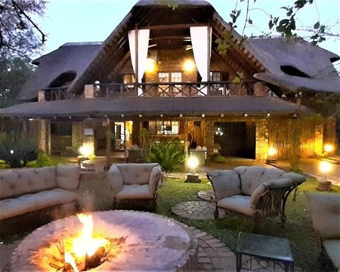 Kruger Riverside Lodge - Accommodation for daytrips and safari tours through the Kruger National Park. 