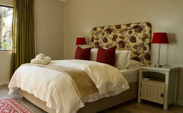 A Family room with queen size bed and two single beds. - 4 sleeper A Family room with queen size bed and two single beds. - 4 sleeper