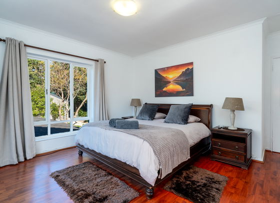 Deluxe Room 1 – King Room 