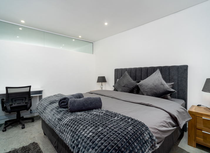 Deluxe Room 12