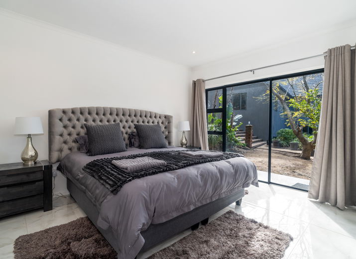 Luxurious Two-Bedroom Cottage
