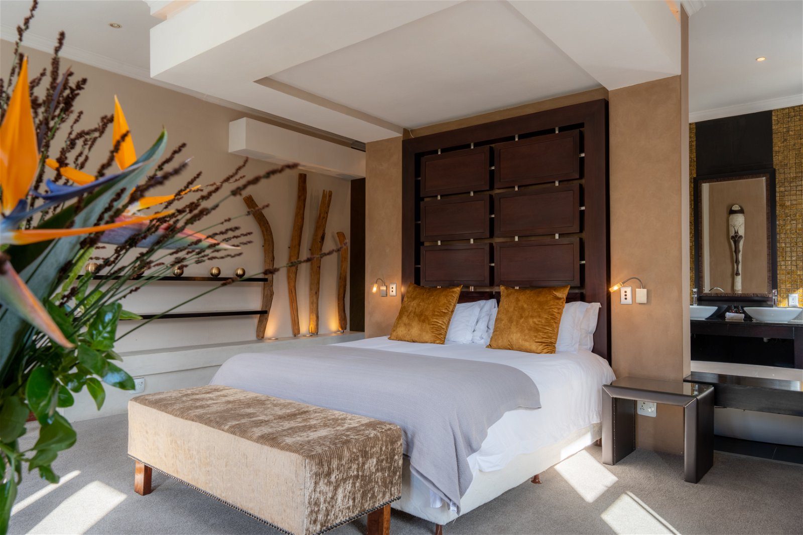 luxury accommodation constantia