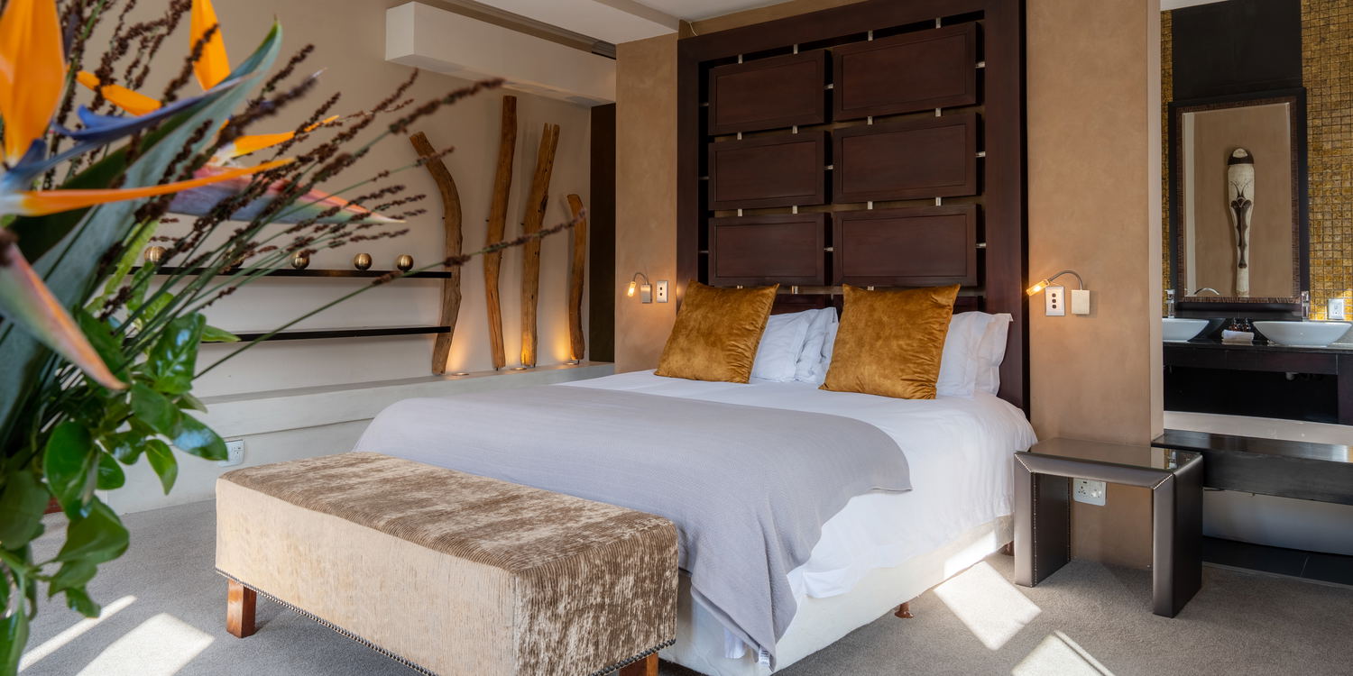 luxury accommodation constantia