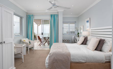 Room 4 (Lux Sea View)