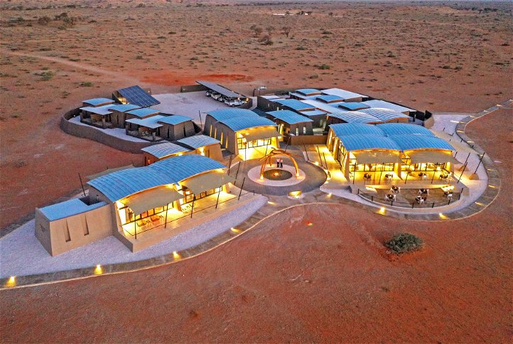 The Desert Grace, the getaway in the desert built entirely with sandbags, and 60km from Sesriem.