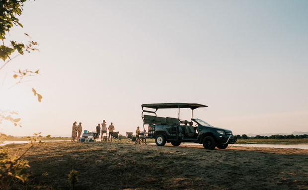 Game Drive - Zambezi River - Safari - Accommodation - Activities Game Drive - Zambezi River - Safari - Accommodation - Activities