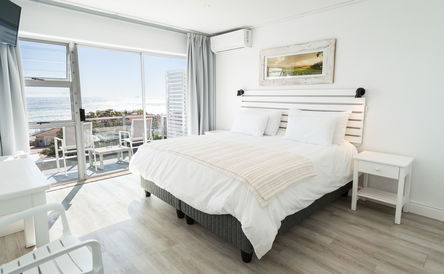 Deluxe King Room with Sea View - Room 3