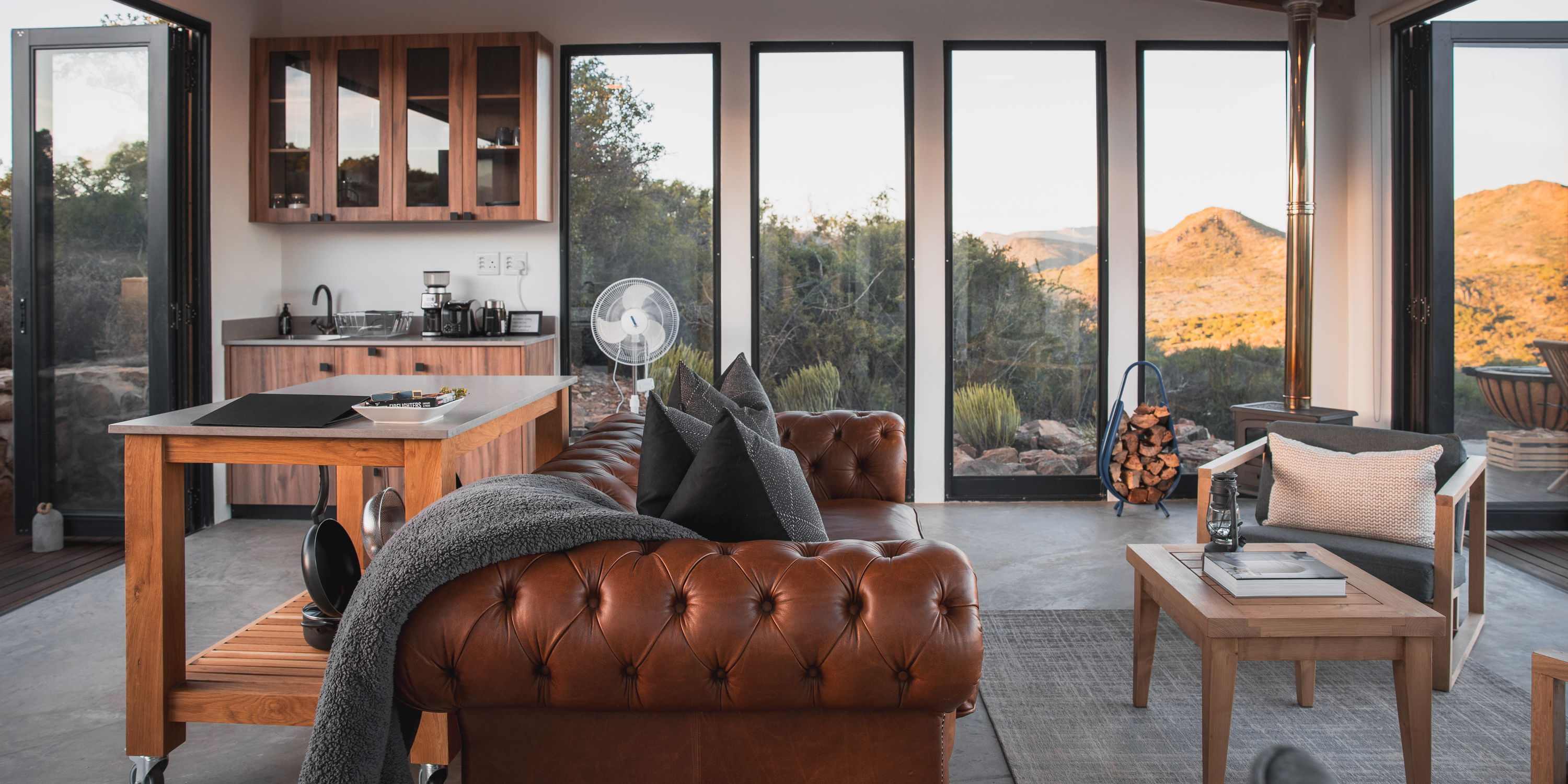 Interior living area - panoramic views