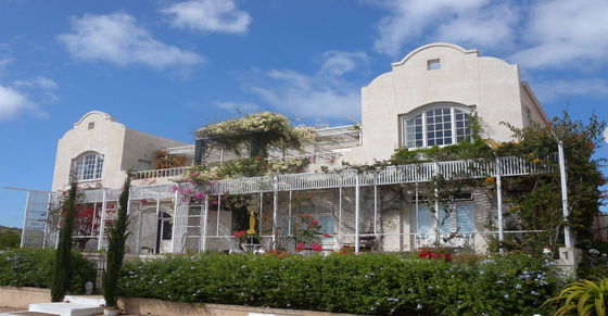 Front view of Charlotte House in Stilbaai