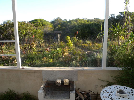 Charlotte House borders Skulpiesbaai Nature Reserve