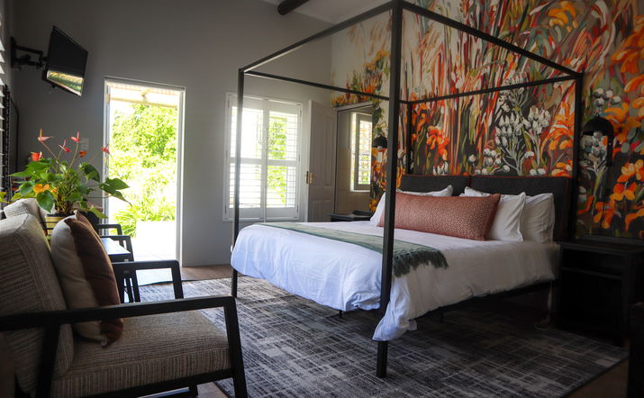 Deluxe Queen Room 2