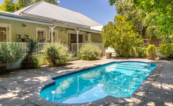 LA PETITE MAISON - Haumannstr 12