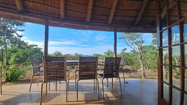 Duiker Cottage covered stoep with built in braai