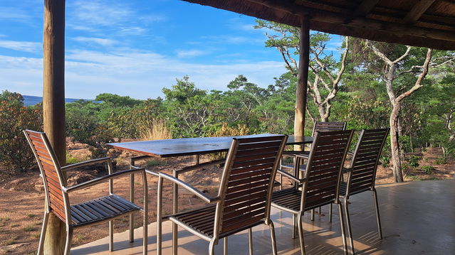 Duiker Cottage covered stoep with built in braai & endless views