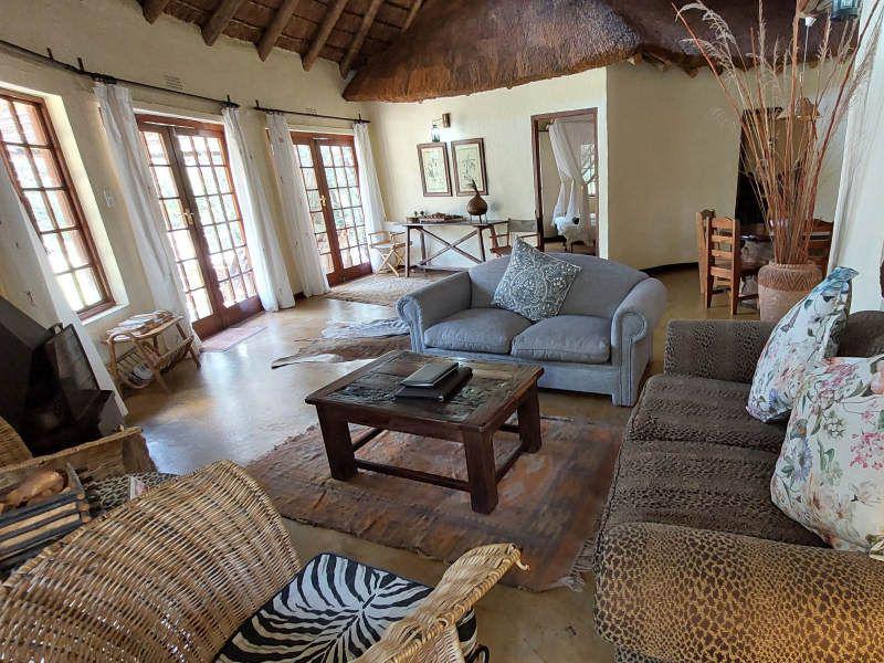Zebra Cottage lounge