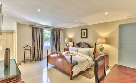 Luxury Queen Room