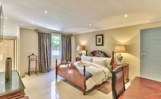 Luxury Queen Room