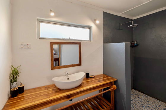 VIlla Bathroom