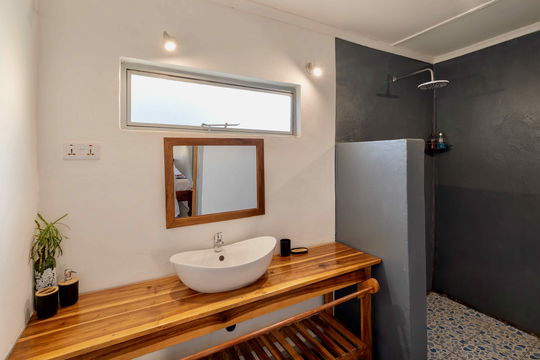 VIlla Bathroom