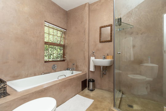 Room 4 bathroom 