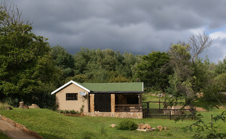 Fly-Inn Cottage | Sleeps 3 | Pet Friendly