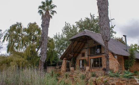 Rainbow Cottage - Sleeps 10 - Pet Friendly