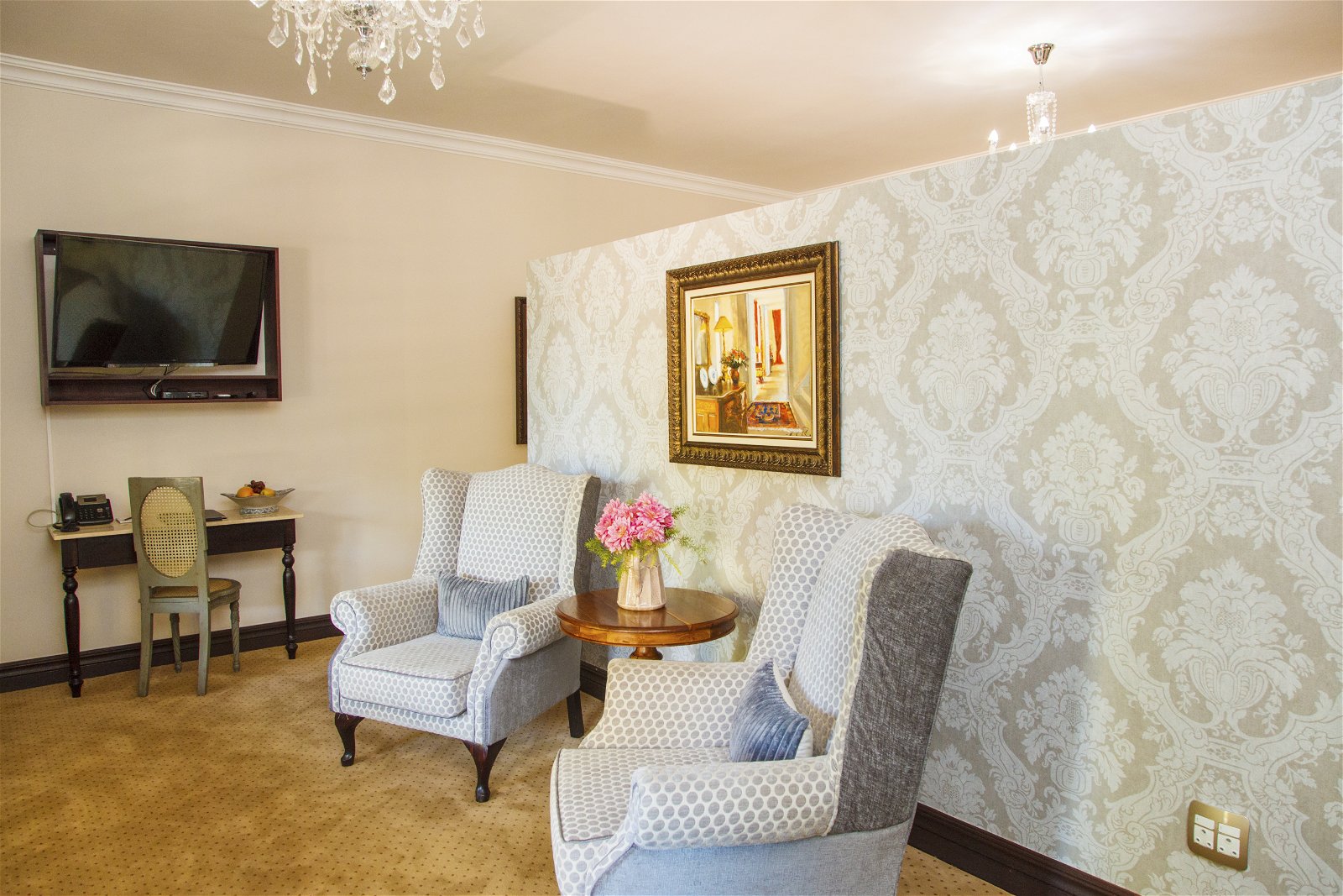 Pebble Tapestry – Premier Suite