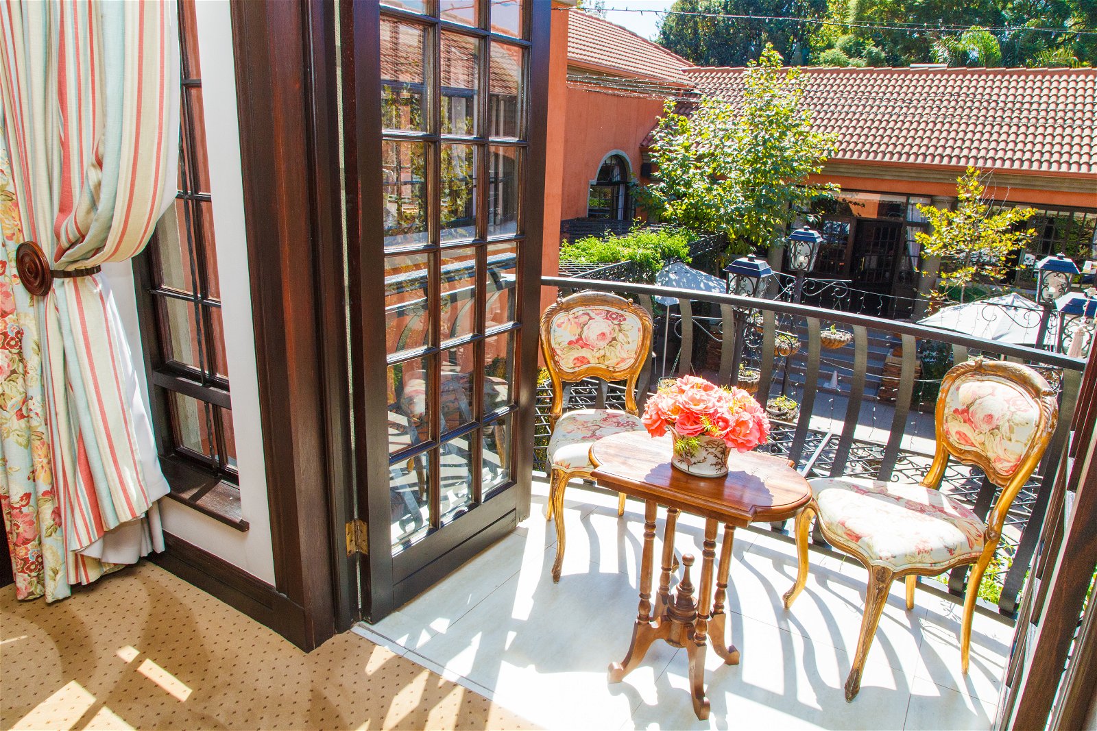 Spring Bling – Deluxe Suite