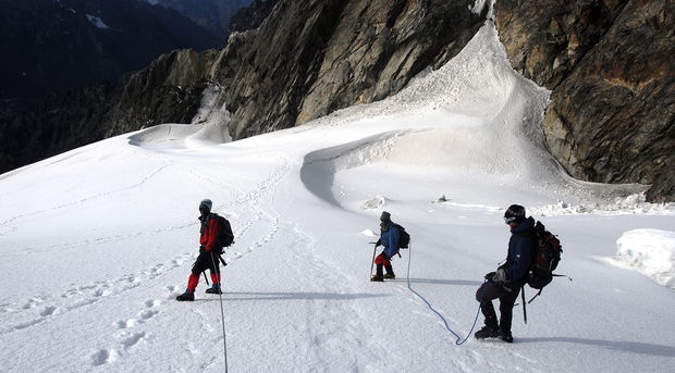 Let&#39;s Climb to the Snow-capped Rwenzori Mountains at the Equator