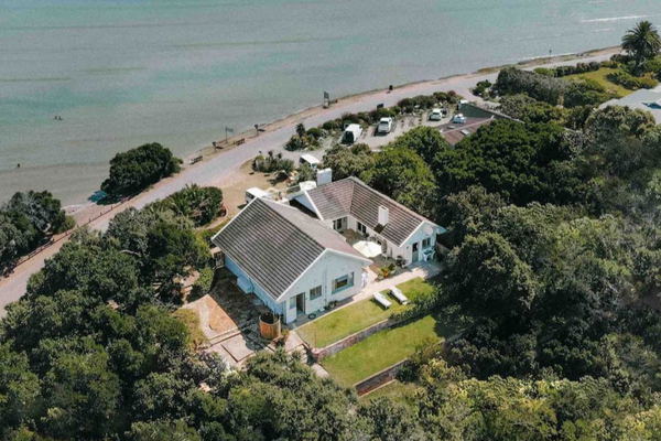 SEASIDE COTTAGE