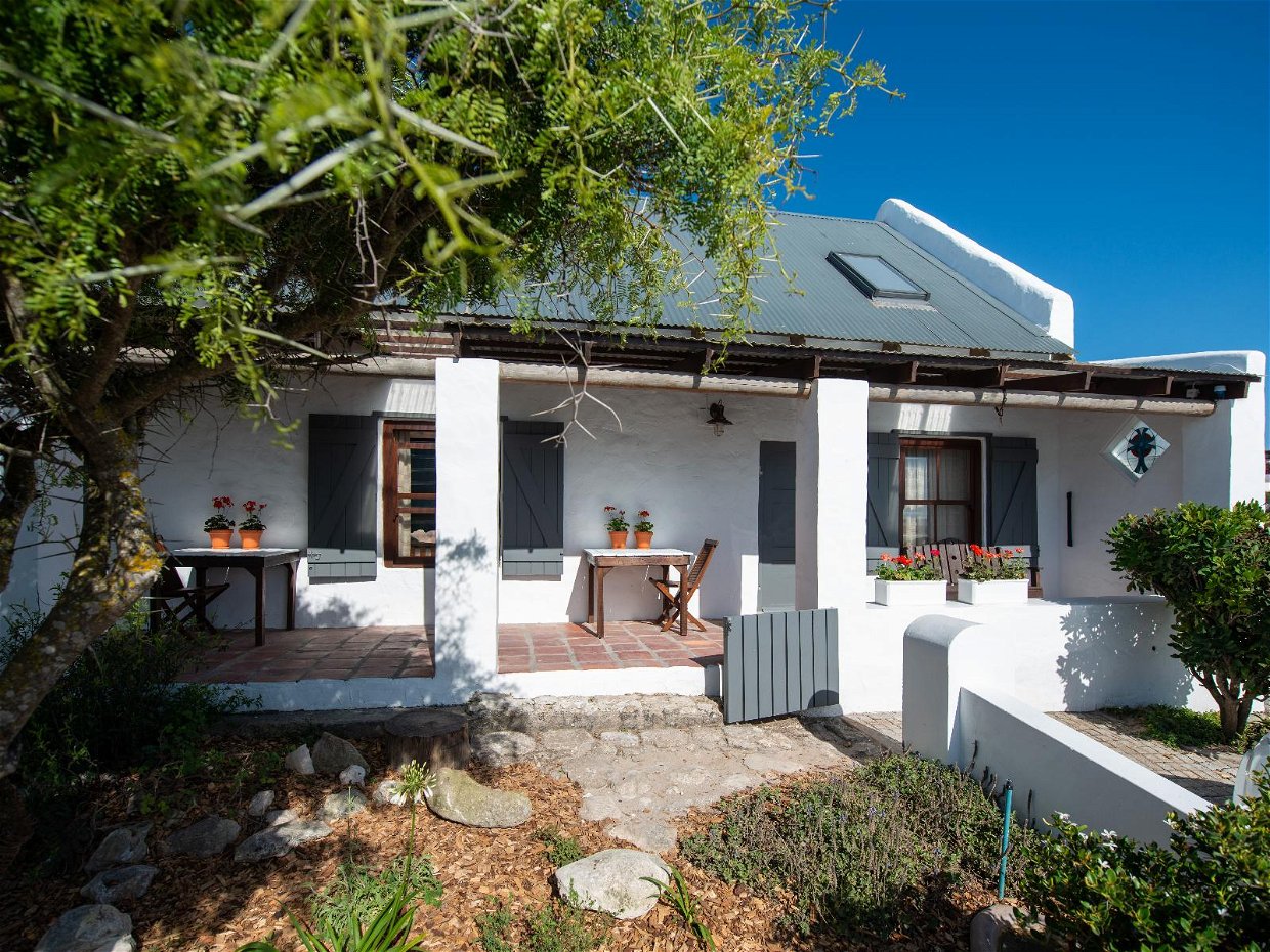 The beautiful pet-friendly Coral Villa in Paternoster seen from the front. 