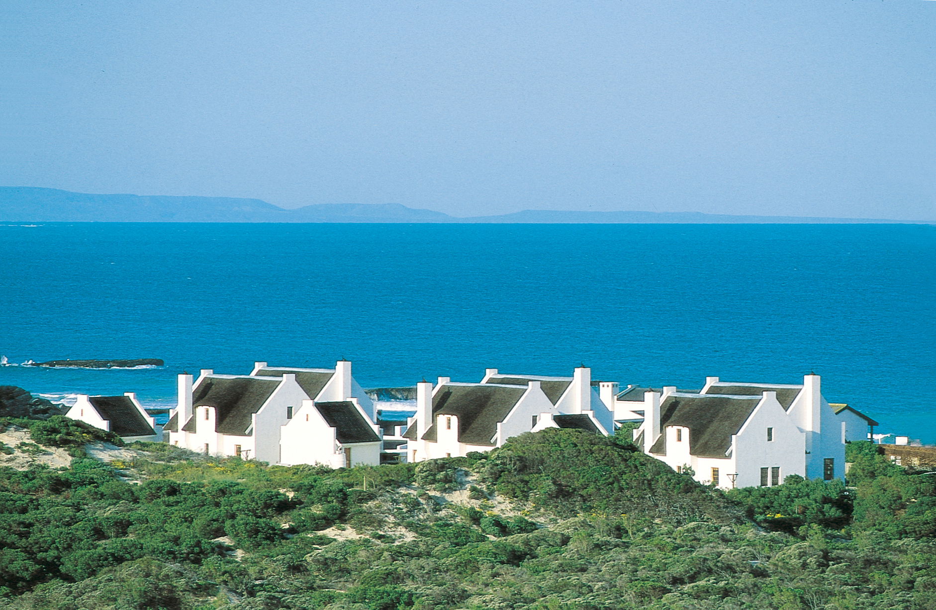 Pet friendly accommodation holiday Arniston with fully enclosed fenced areas for dogs