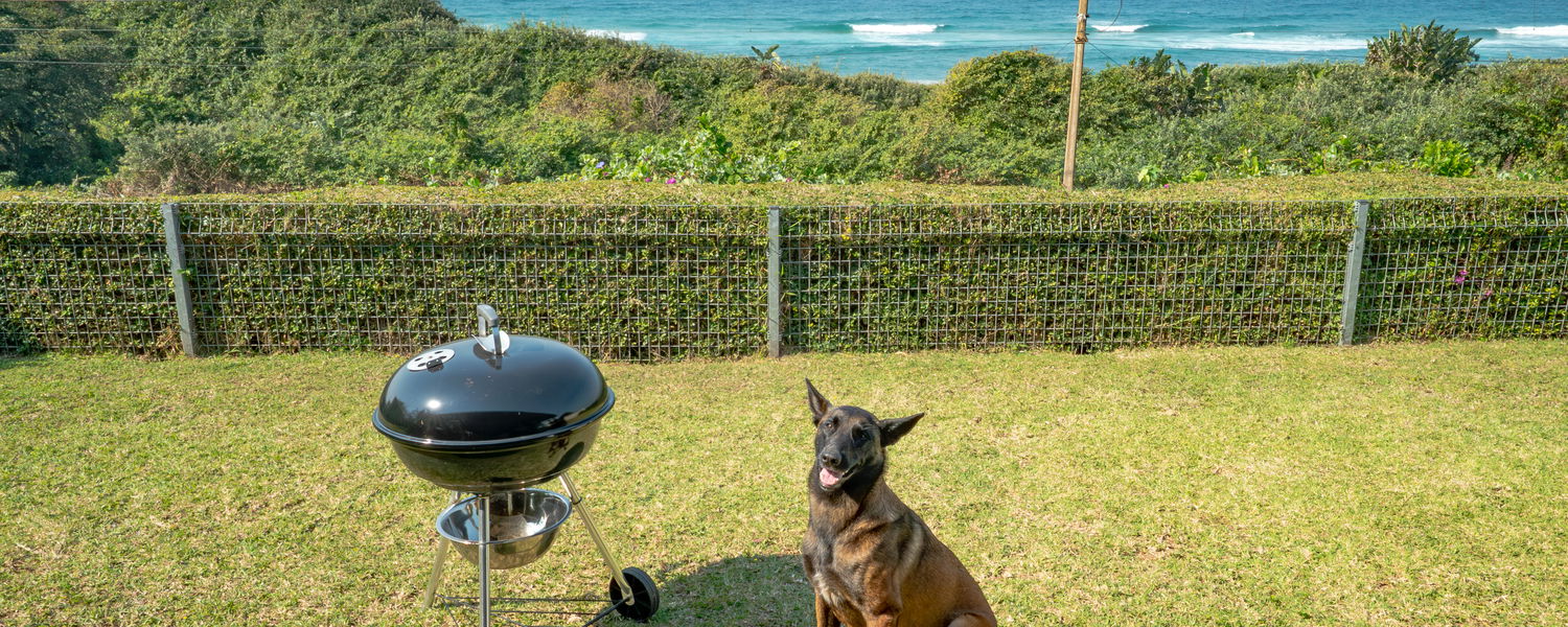 Fenced Pet-Friendly Beach House in Amanzimtoti, KwaZulu-Natal