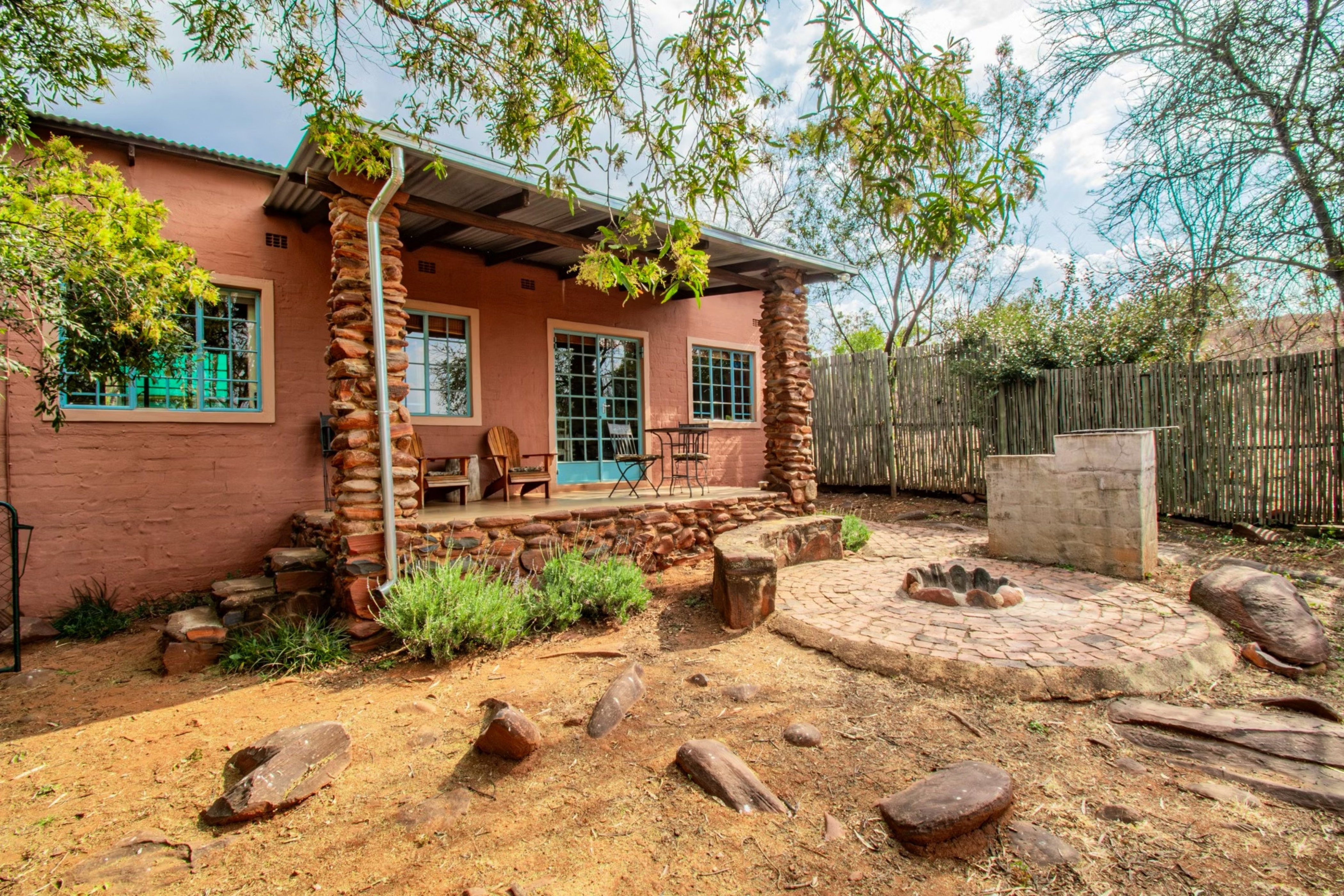 fenced-pet-friendly-accommodation-magaliesburg-gauteng