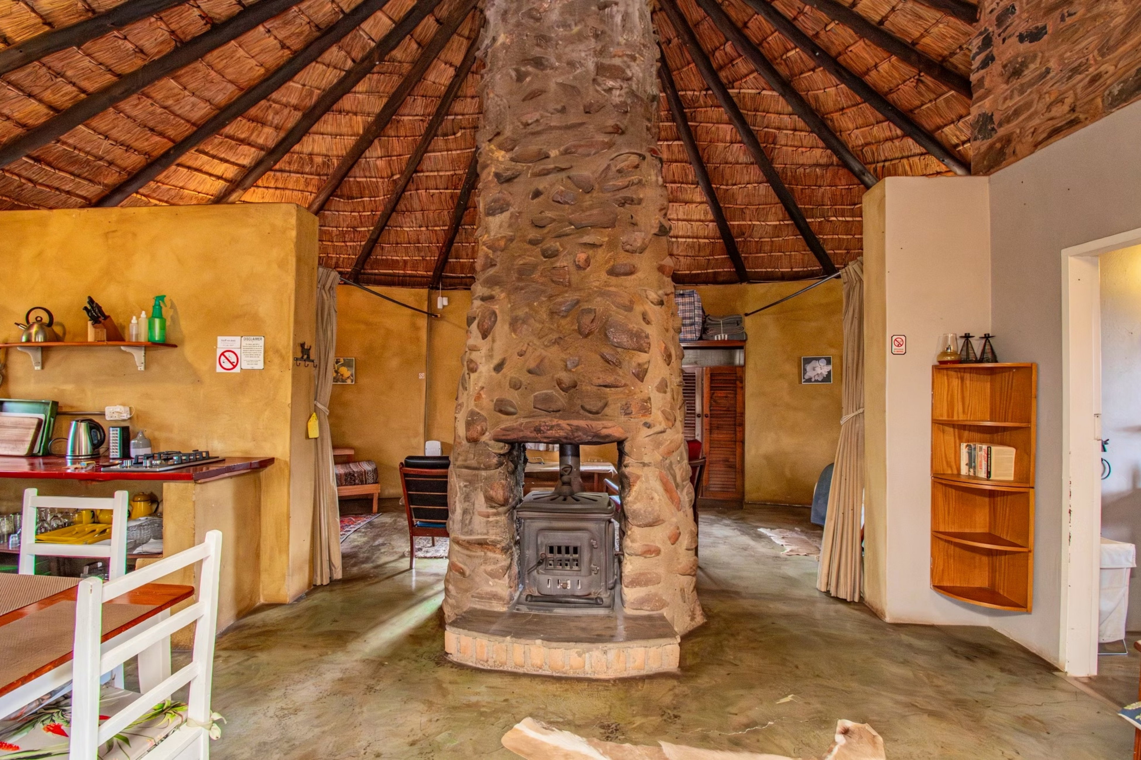  Fenced pet-friendly cottage in Magaliesburg Gauteng with private garden and off lead hiking trails