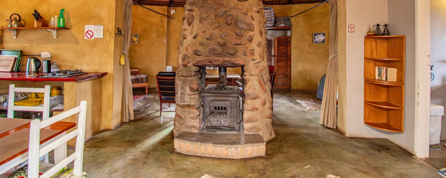  Fenced pet-friendly cottage in Magaliesburg Gauteng with private garden and off lead hiking trails