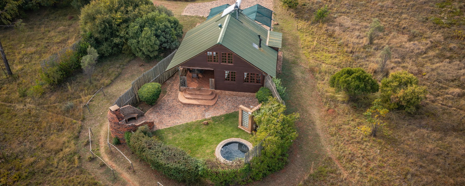 Fenced pet-friendly cottage in Magaliesburg Gauteng with private garden, dog-friendly space and farm setting ideal for multiple dogs and relaxed countryside stays