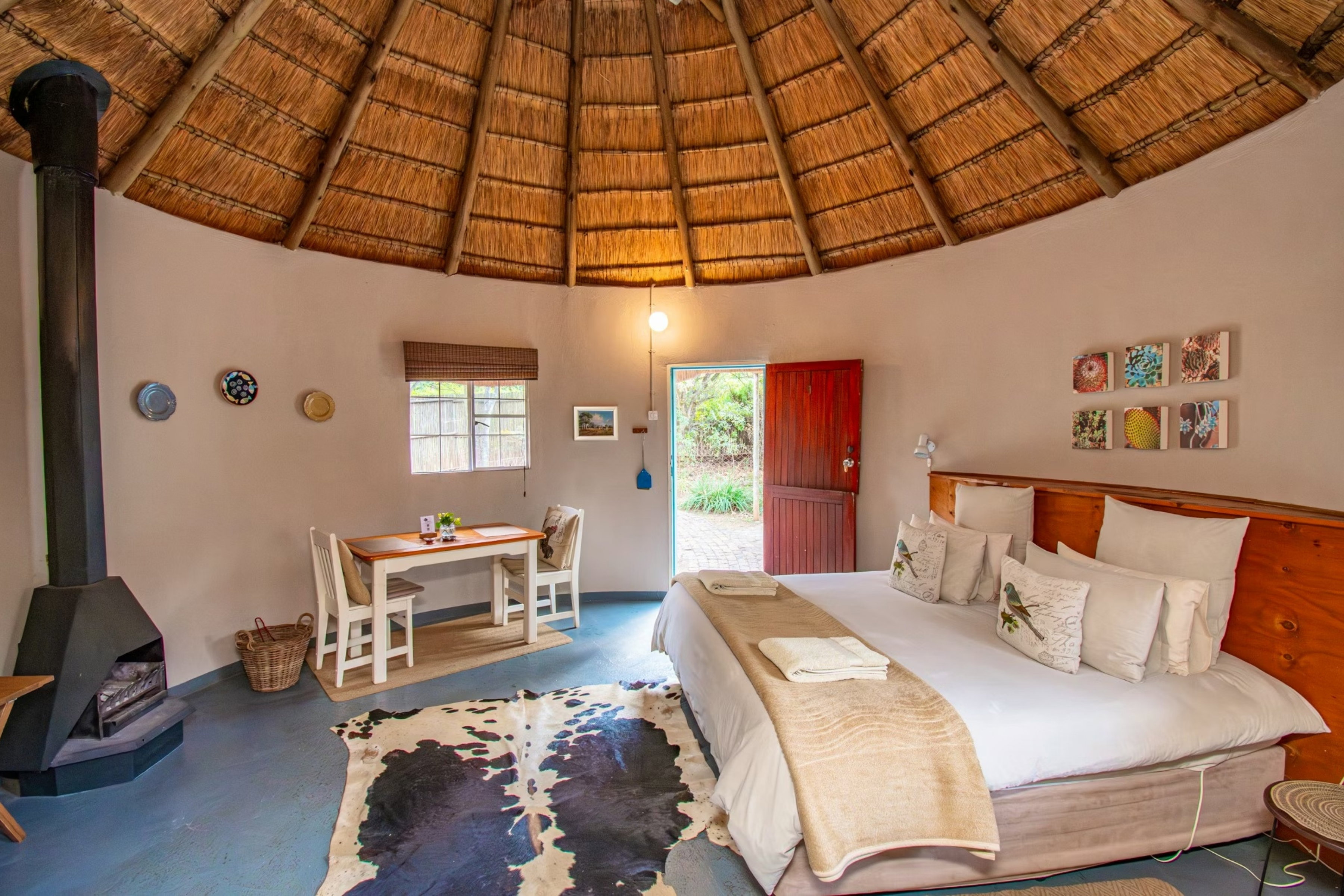 Fenced pet-friendly cottage in Magaliesburg Gauteng with private garden