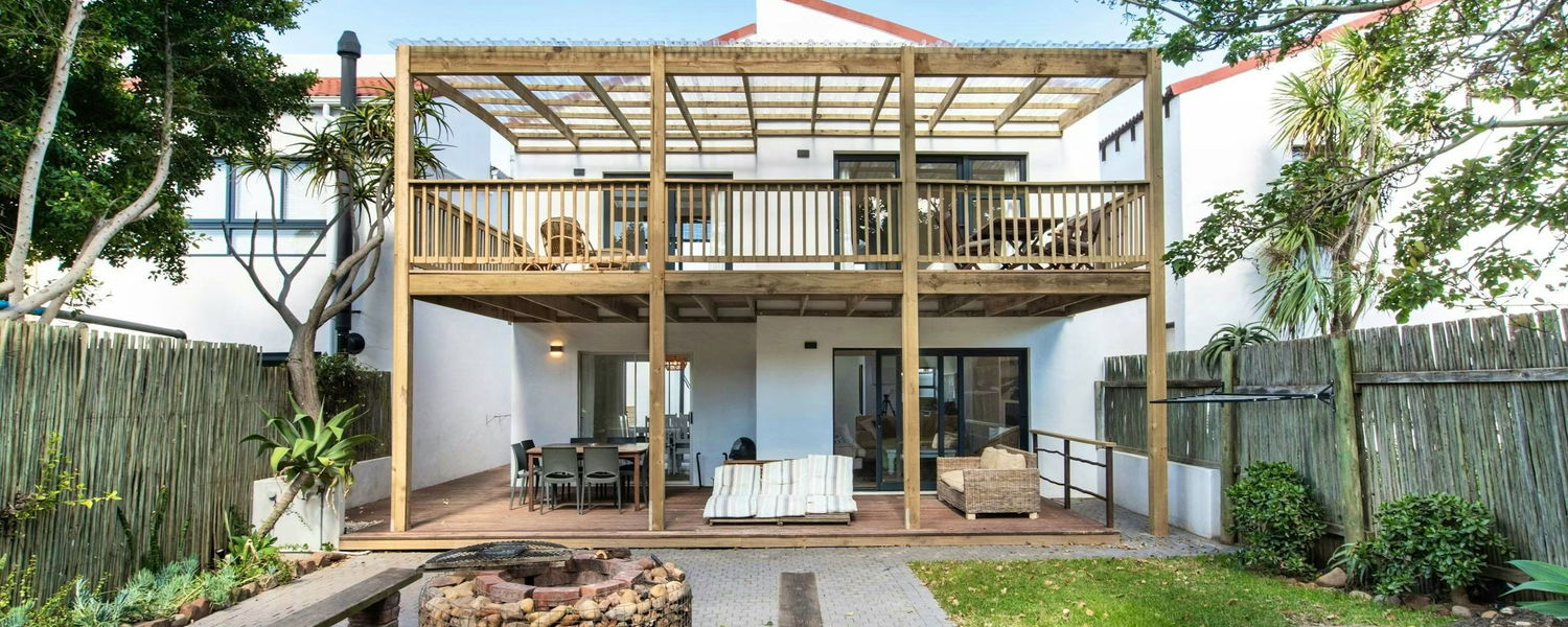 Fenced Pet-Friendly Beach House in Jeffreys Bay, Eastern Cape: '3 Pepper House' on the Beach