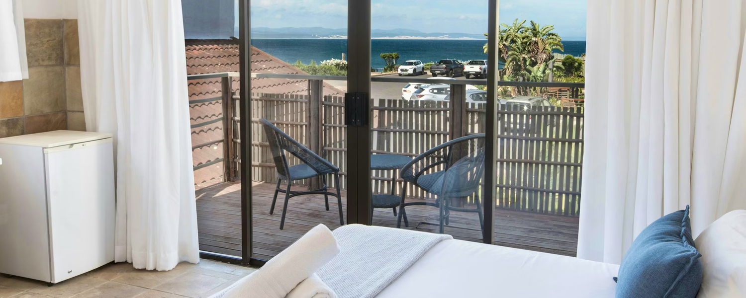 Fenced Pet-Friendly Beach House in Jeffreys Bay, Eastern Cape: 7 Pepper Street on Supertubes