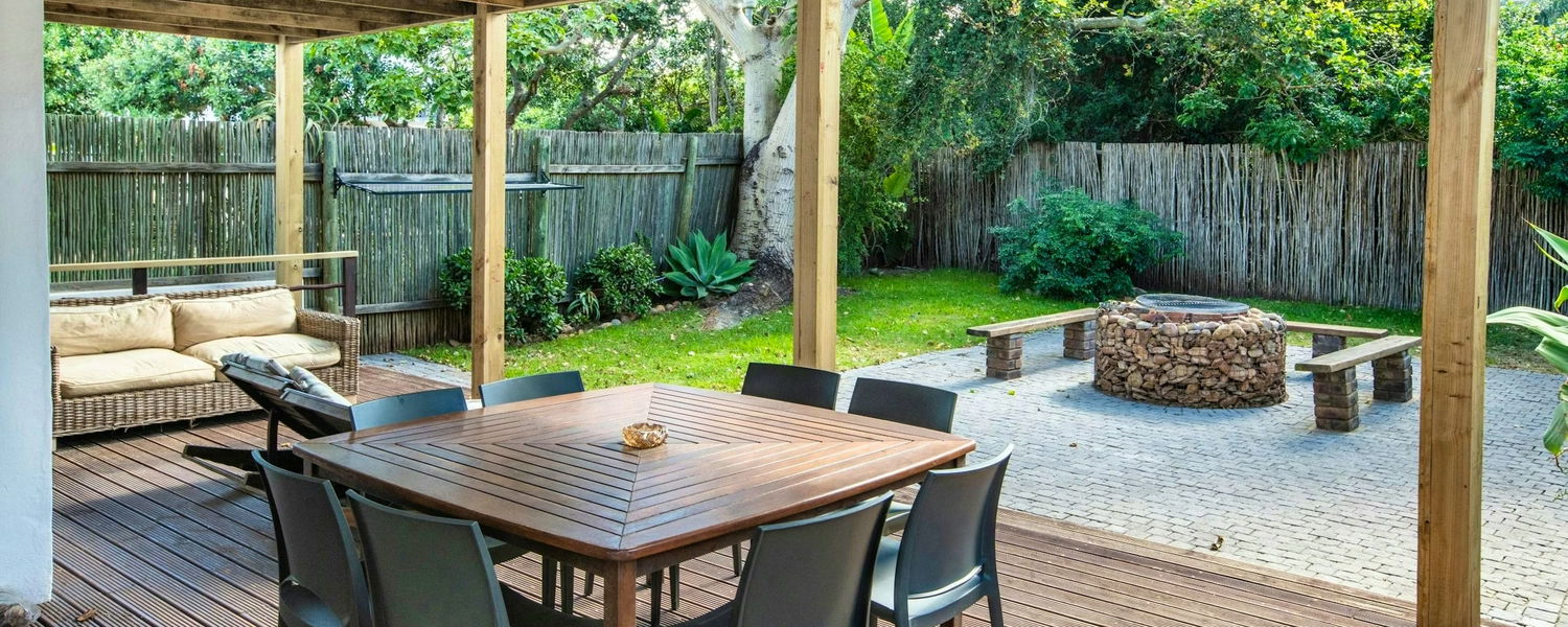 Fenced Pet-Friendly Beach House in Jeffreys Bay, Eastern Cape: 7 Pepper Street on Supertubes