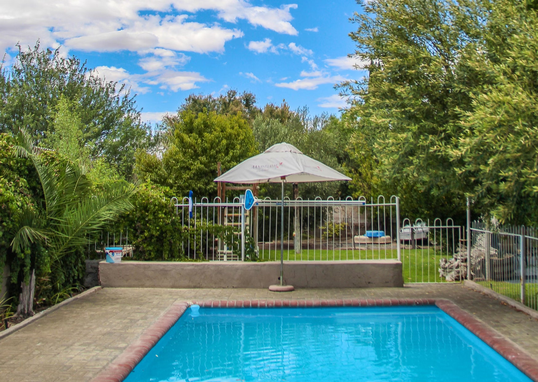 pet friendly overnight accommodation in Beaufort West. 