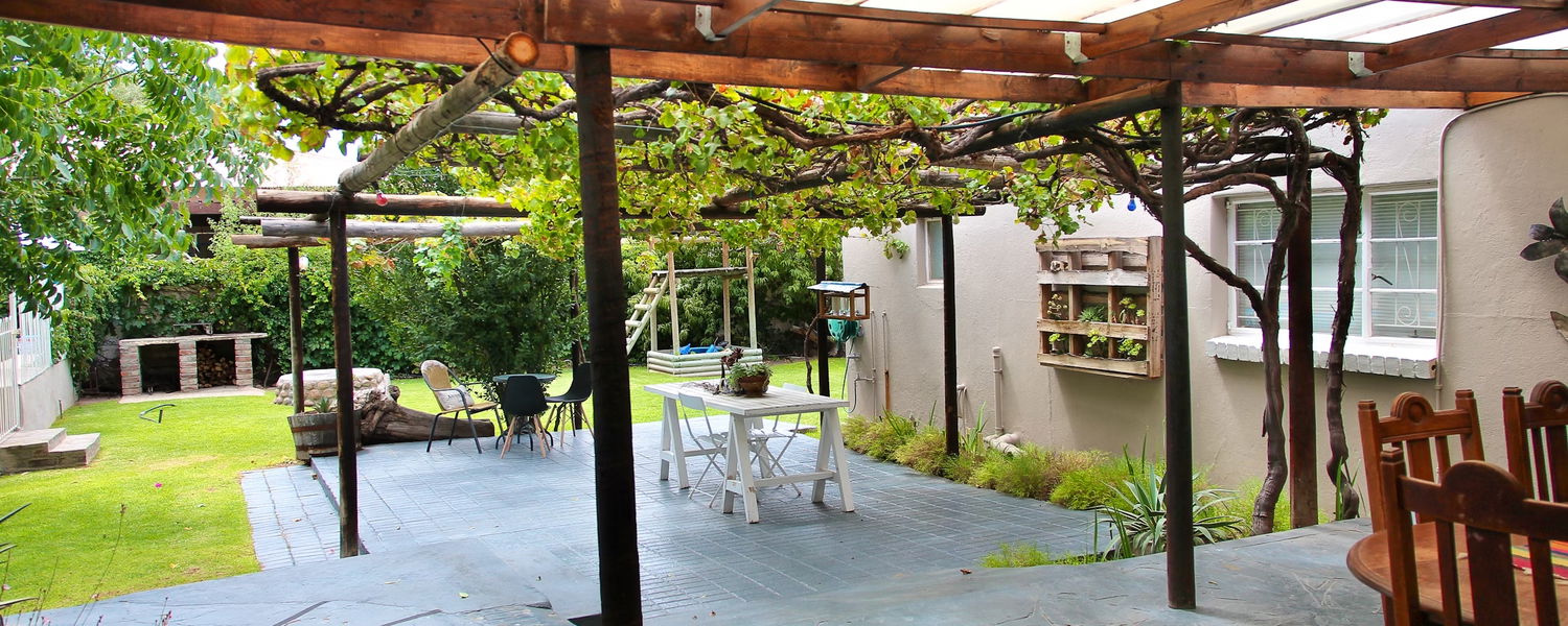 Fenced Pet-Friendly Overnight Accommodation in Beaufort West, Western Cape