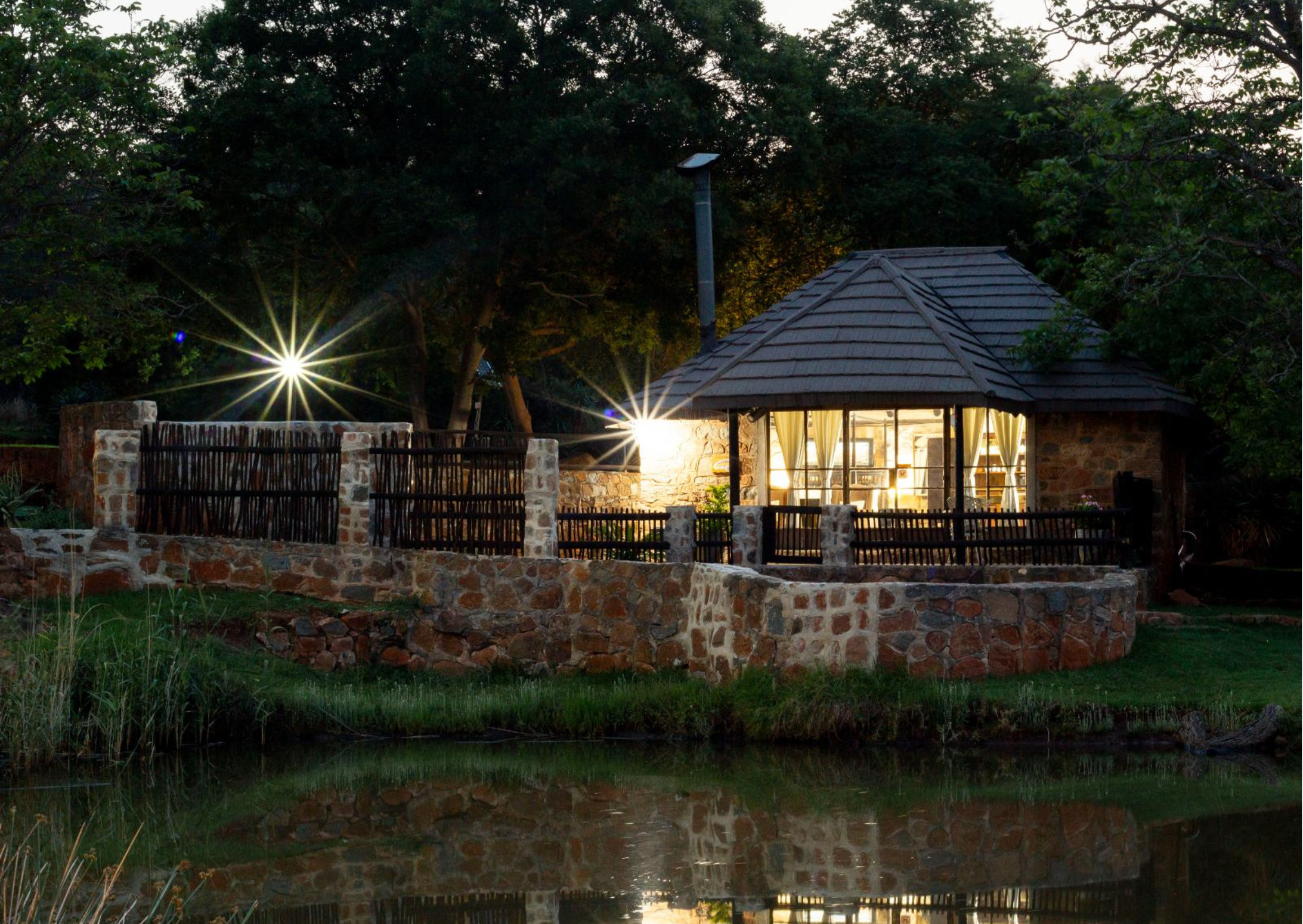 Fenced pet friendly romantic accommodation Dullstroom Mpumalanga 