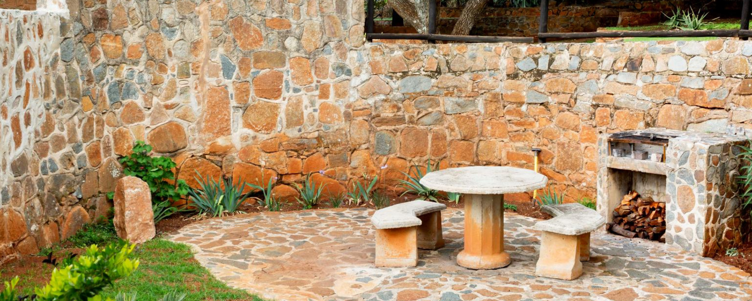Fenced pet friendly romantic accommodation Dullstroom Mpumalanga 