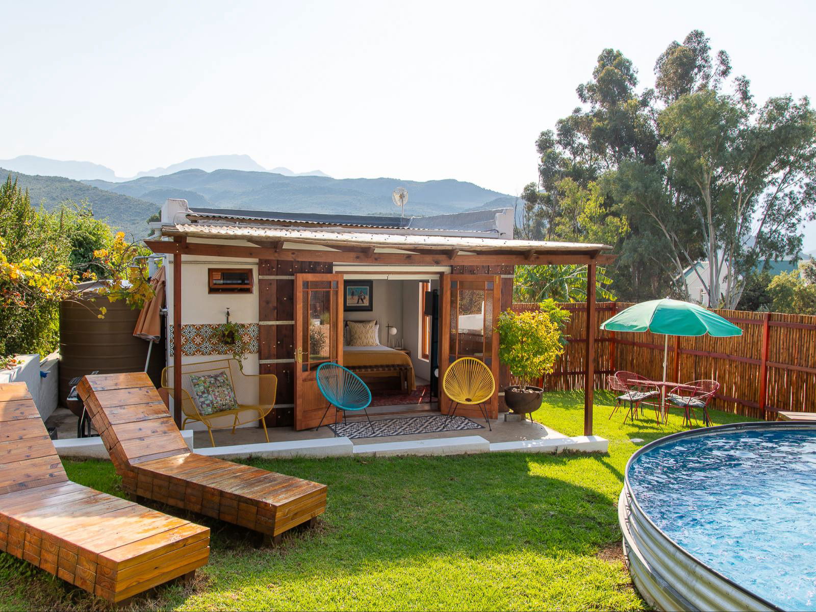 Fully Fenced Self catering pet Friendly accommodation De Rust Karoo Western Cape
