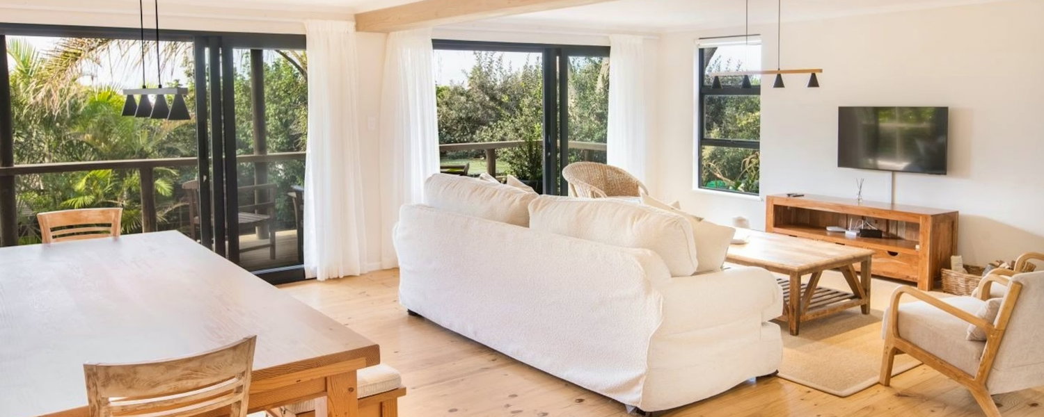 fenced pet-friendly accommodation in Jeffreys Bay Eastern Cape