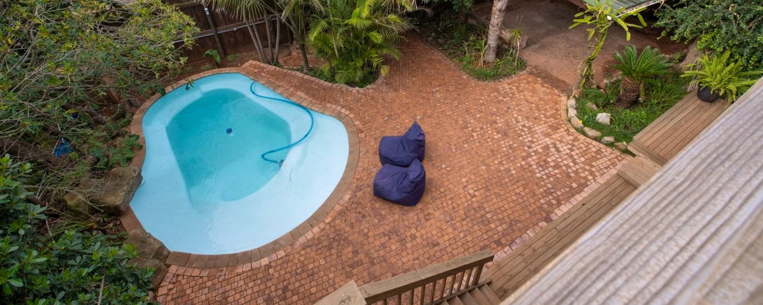 fenced pet-friendly accommodation in Jeffreys Bay Eastern Cape