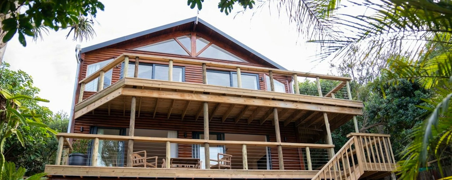 fenced pet-friendly accommodation in Jeffreys Bay Eastern Cape