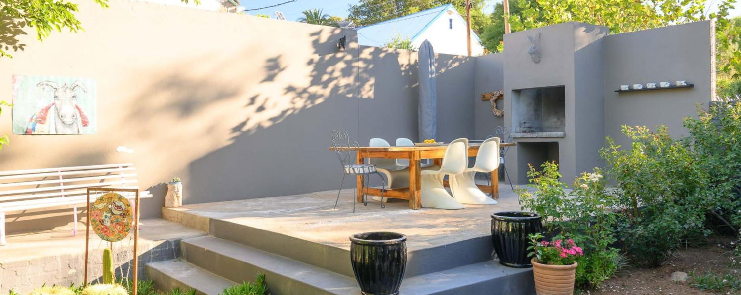 Fenced Pet-Friendly Self-Catering in De Rust